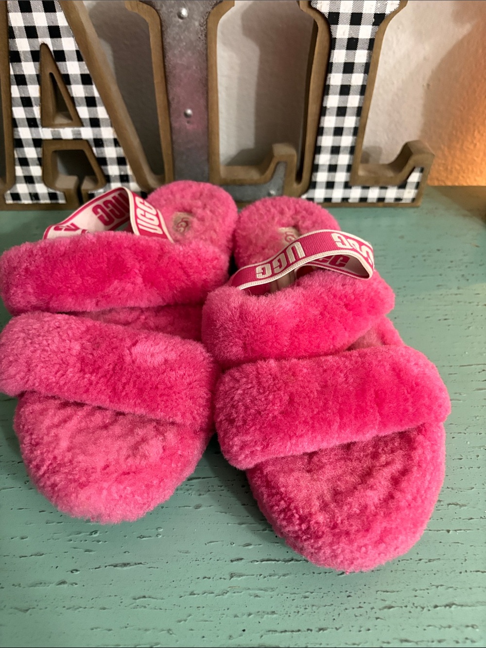UGG Women Hot Pink Fluffy Slide Sandals SZ 10